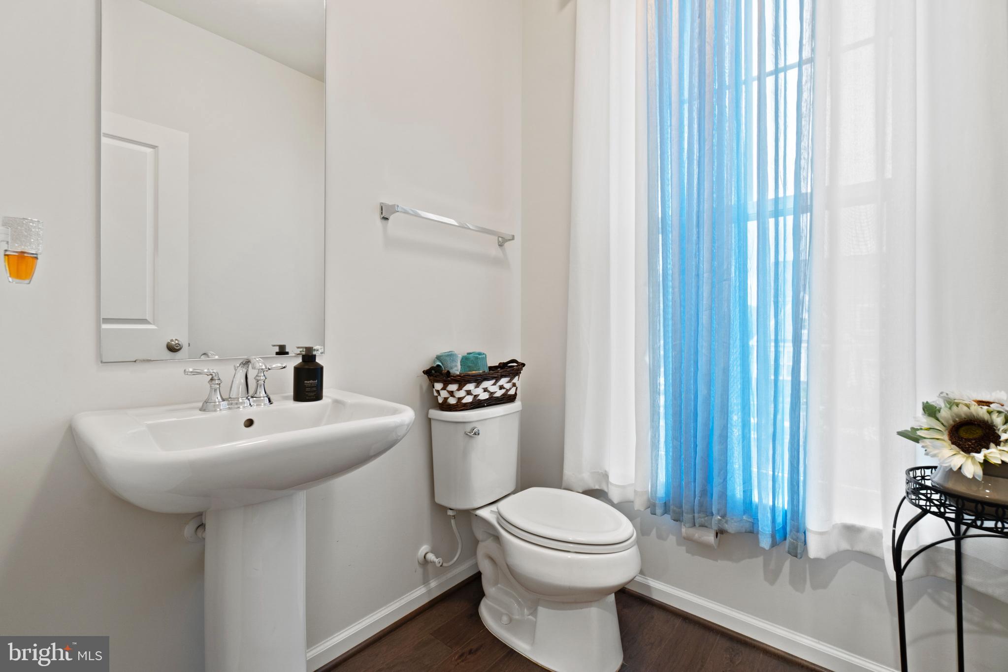 650 Aspen Road, Unit 109 Stafford, VA 22554 - Photo 13 of 53 Half bath on main level
