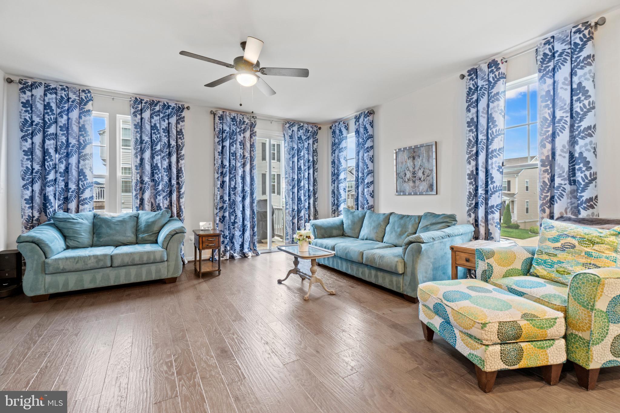 650 Aspen Road, Unit 109 Stafford, VA 22554 - Photo 9 of 53 Spacious living room