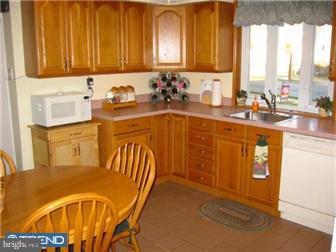 9226 Treaty Road Philadelphia, PA 19114 - Photo 3 of 12 Kitchen