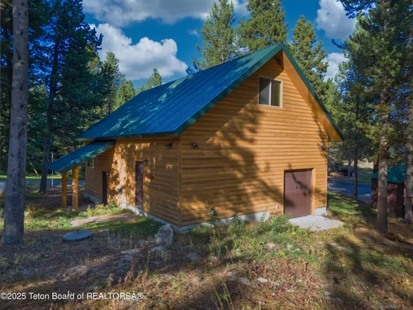 $799,000 | 4008-4010 Weasel Street, Island Park, ID 83429