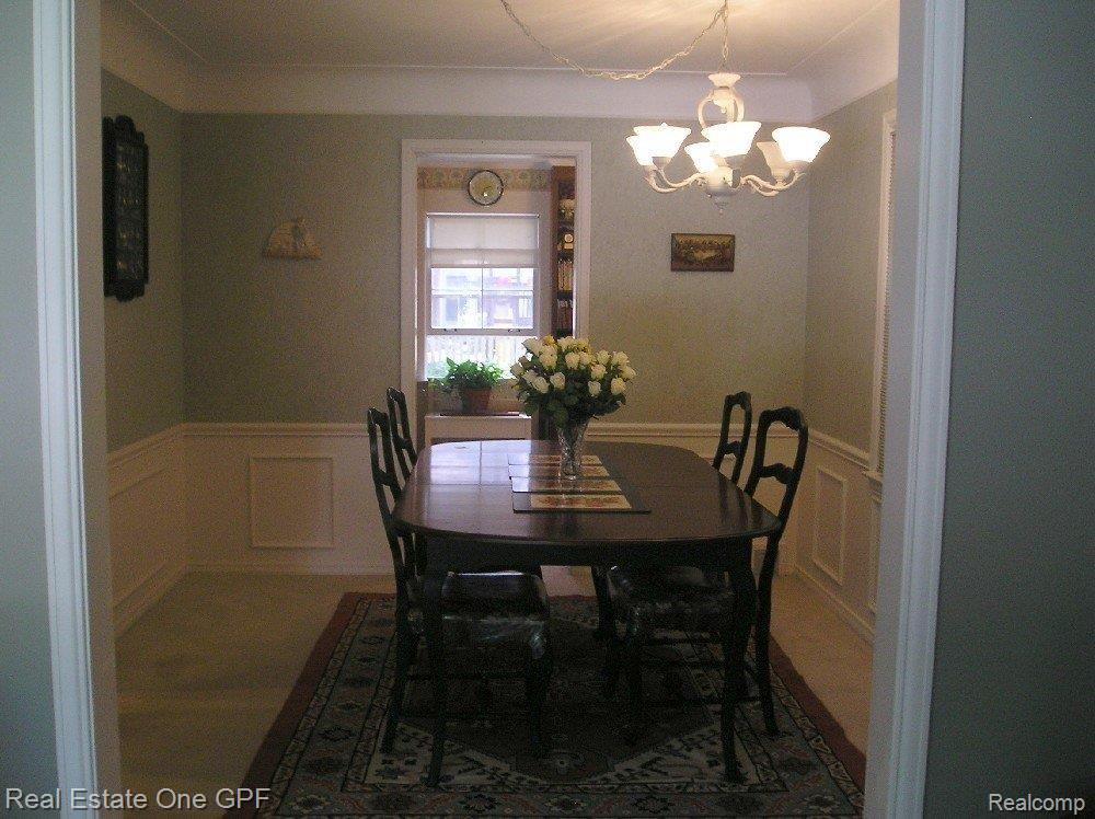 237 McMillan Road Grosse Pointe, MI 48236 - Photo 4 of 25 4P9123079DINING ROOM
