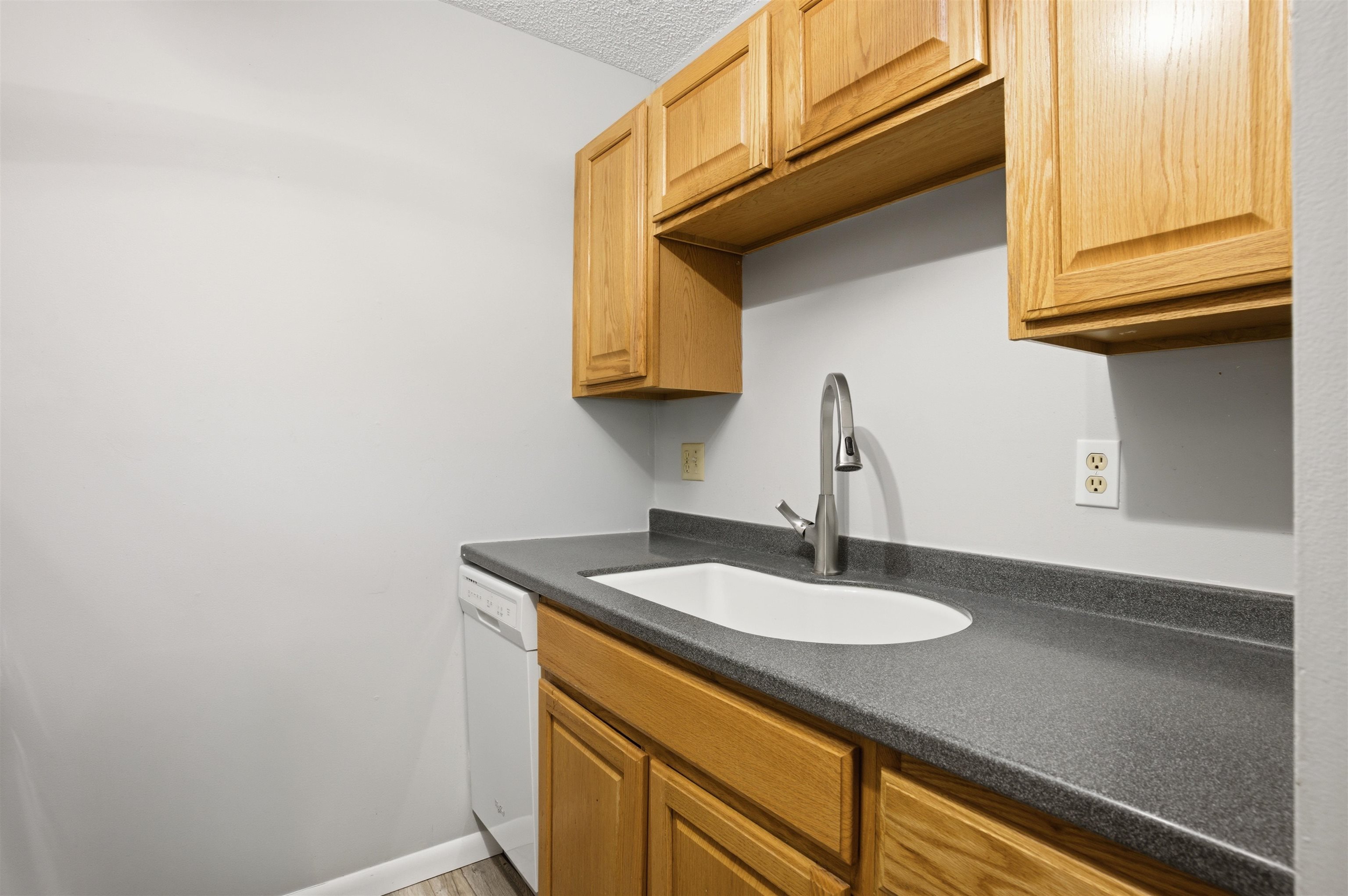 8 Aspen Trail, Unit 8 Wisconsin Dells, WI 53965 - Photo 12 of 41