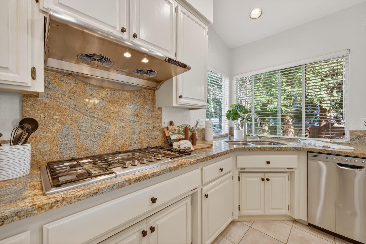 11909 Rising Sun Way Gold River, CA 95670 - Photo 20 of 69