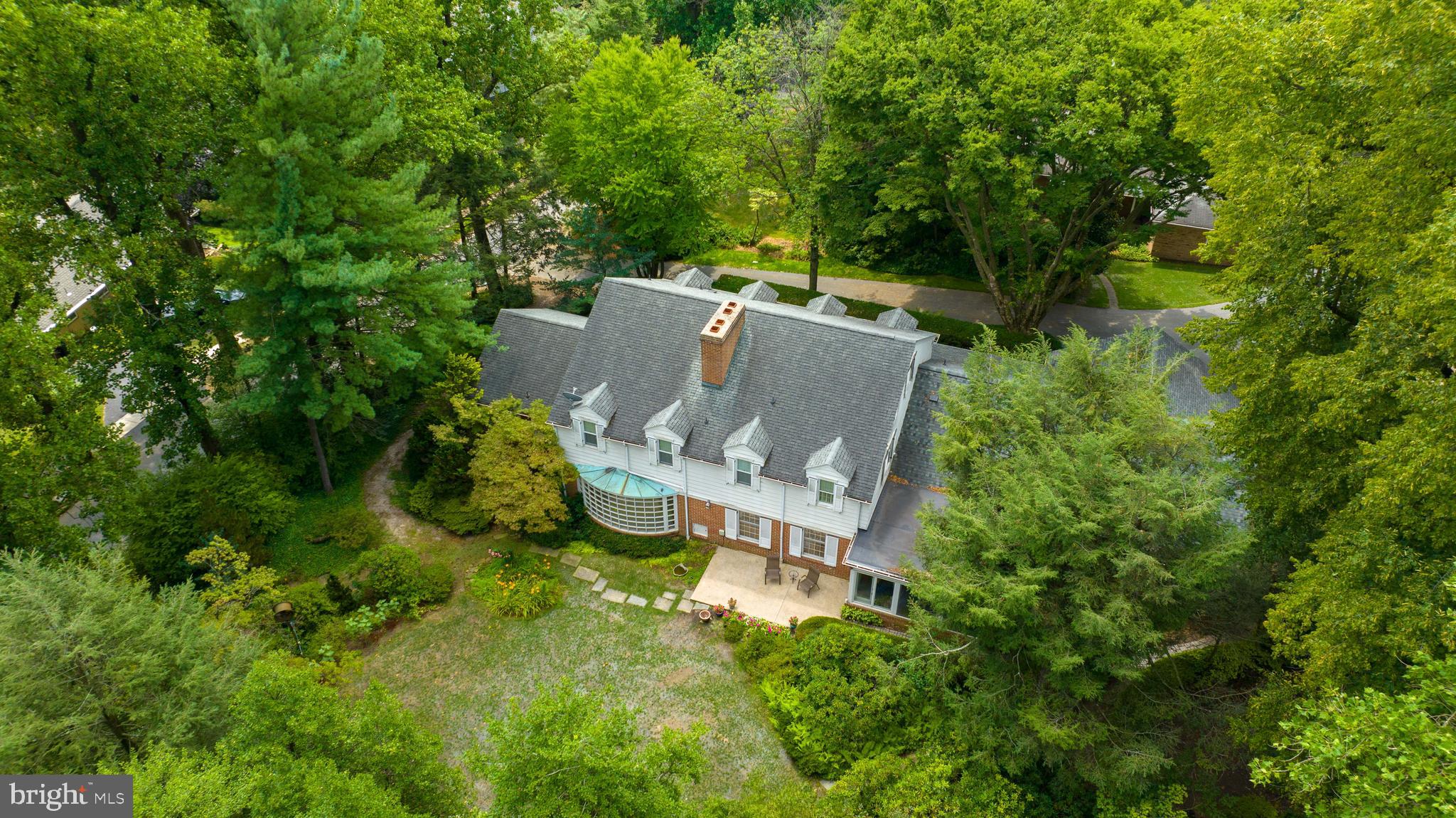 112 Hillside Road Harrisburg, PA 17104 - Photo 1 of 38 Gallery Image 1