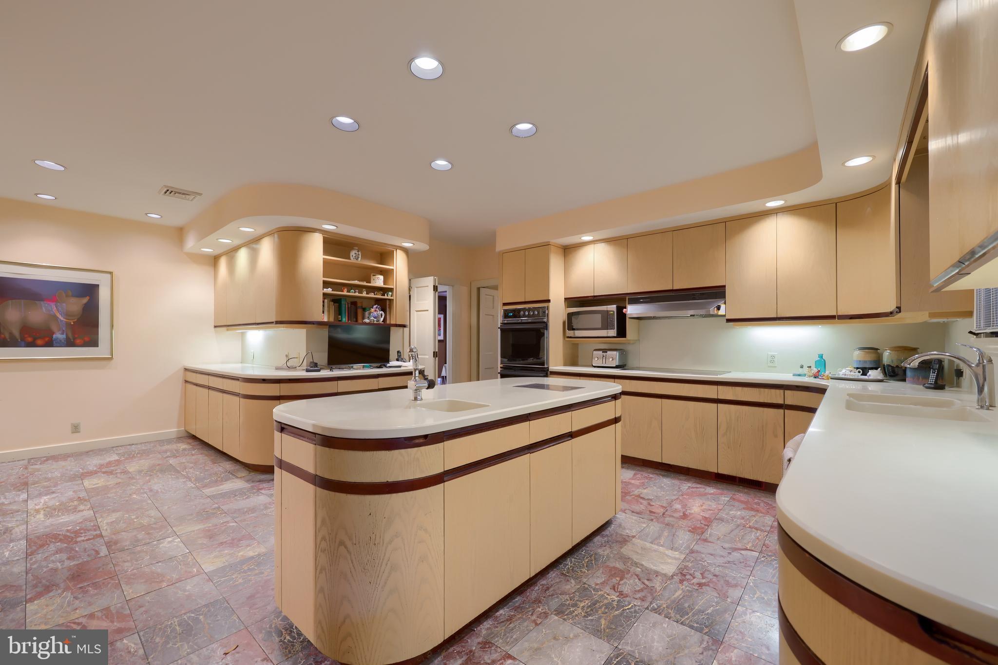 112 Hillside Road Harrisburg, PA 17104 - Photo 12 of 38 Kitchen