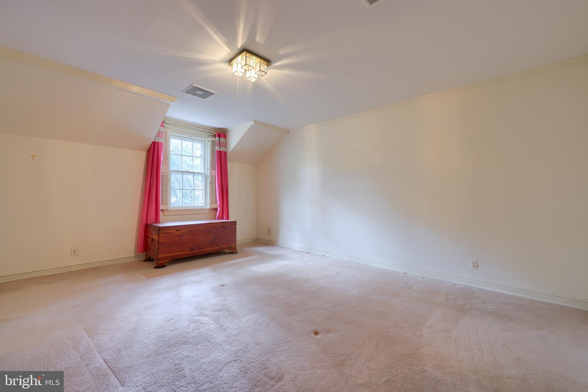112 Hillside Road Harrisburg, PA 17104 - Photo 23 of 38 Upper level bedroom 2