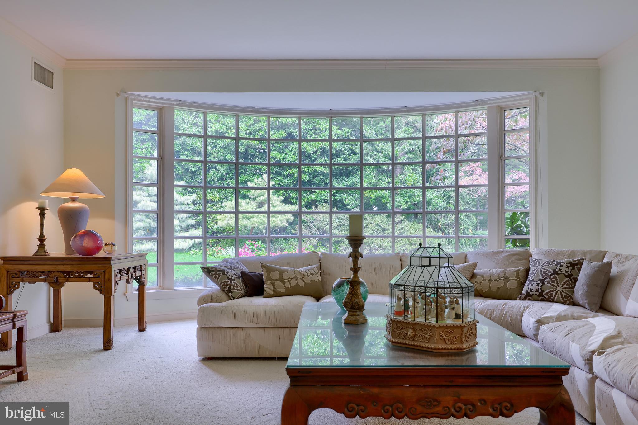 112 Hillside Road Harrisburg, PA 17104 - Photo 5 of 38 Living room