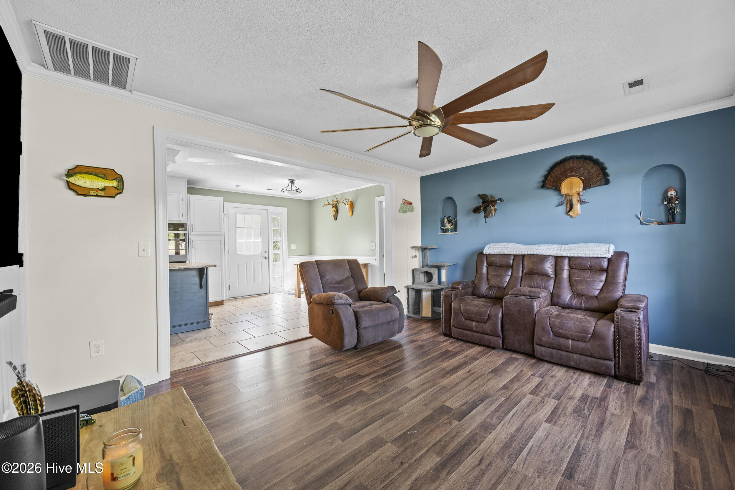 487 Fowler Manning Road Richlands, NC 28574 - Photo 12 of 35 12_living room