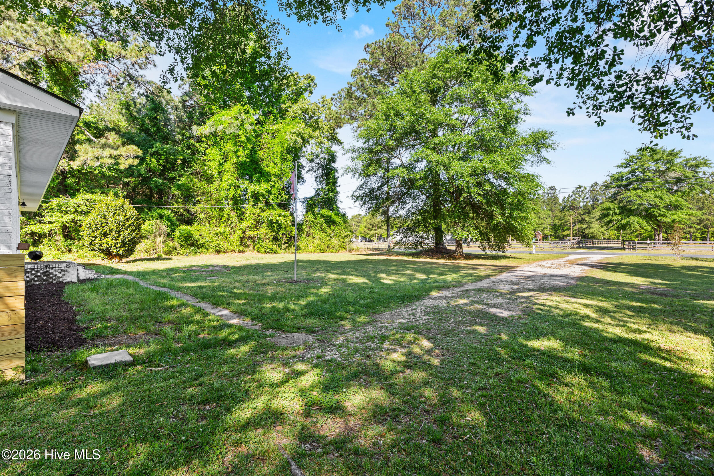 487 Fowler Manning Road Richlands, NC 28574 - Photo 4 of 35 4_frontyard