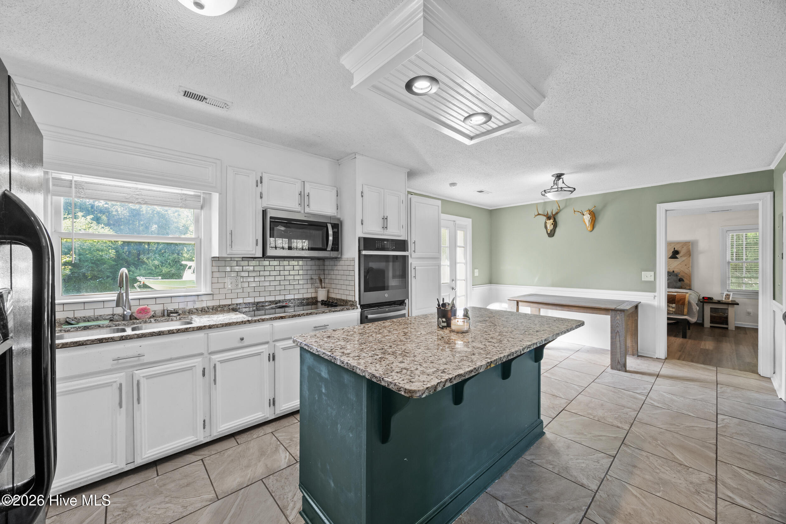 487 Fowler Manning Road Richlands, NC 28574 - Photo 8 of 35 19_kitchen