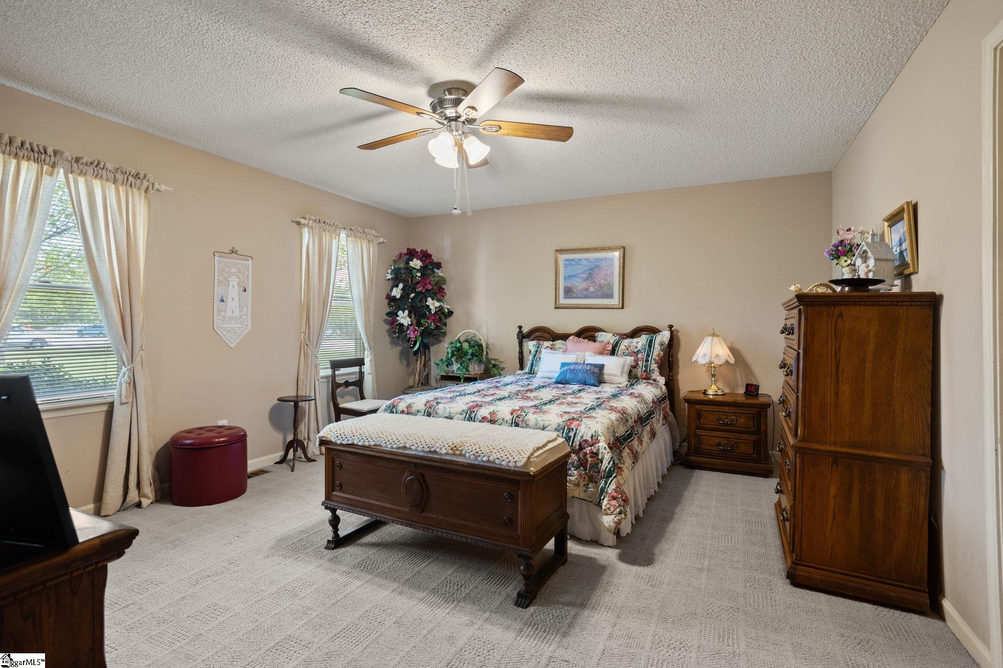 2604 Roper Mountain Road Simpsonville, SC 29681 - Photo 10 of 43