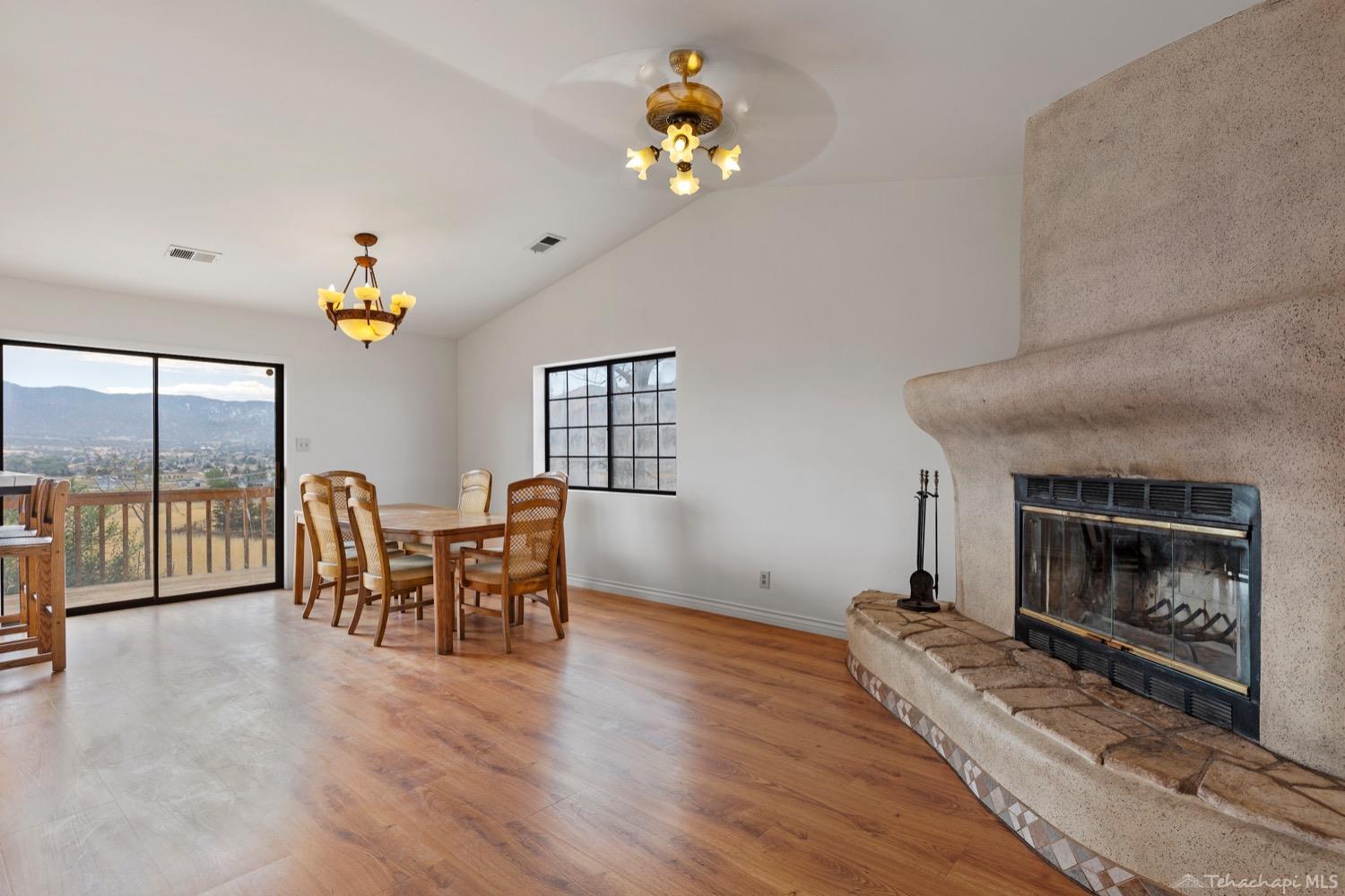 23980 Woodford-Tehachapi Road Tehachapi, CA 93561 - Photo 5 of 47 Gallery Image 5