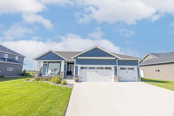 $949,900 | 6969 Golden Vly Parkway South, Fargo, ND 58104
