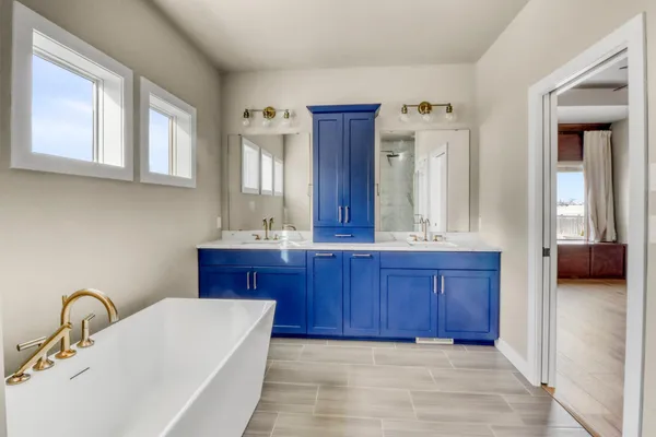 $949,900 | 6969 Golden Vly Parkway South, Fargo, ND 58104