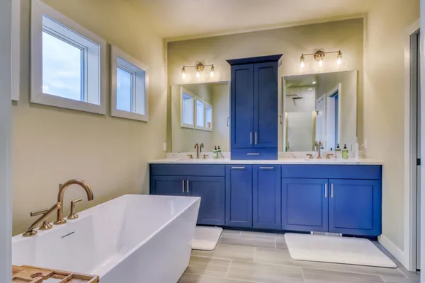 $949,900 | 6969 Golden Vly Parkway South, Fargo, ND 58104