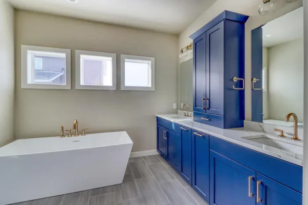 $949,900 | 6969 Golden Vly Parkway South, Fargo, ND 58104