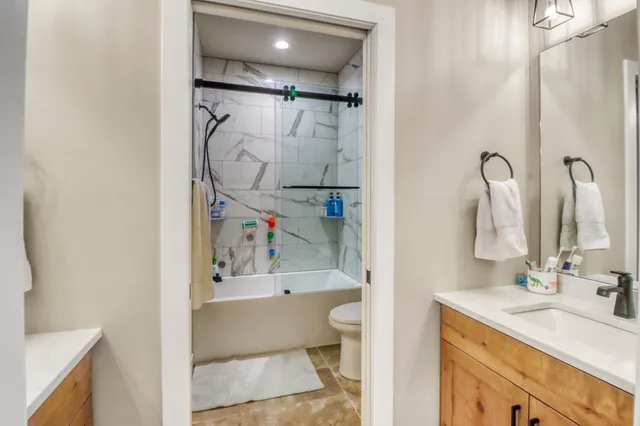 $949,900 | 6969 Golden Vly Parkway South, Fargo, ND 58104