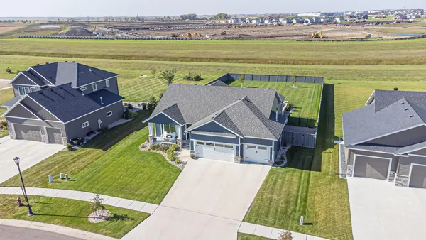 $949,900 | 6969 Golden Vly Parkway South, Fargo, ND 58104