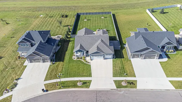 $949,900 | 6969 Golden Vly Parkway South, Fargo, ND 58104