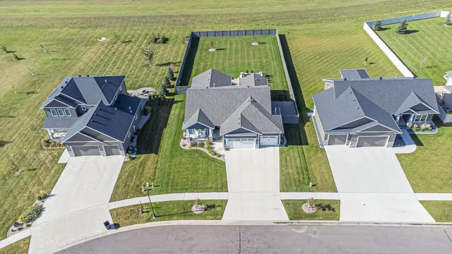 $949,900 | 6969 Golden Vly Parkway South, Fargo, ND 58104