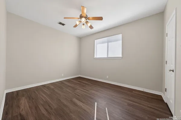 $1,925 | 15709 Fair Lane, Selma, TX 78154