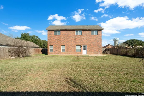 $1,925 | 15709 Fair Lane, Selma, TX 78154