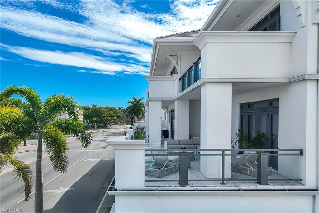 875 6th Avenue South, Unit 203 Naples, FL 34102 - Photo 41 of 49 One of only two expansive lanais in the building.