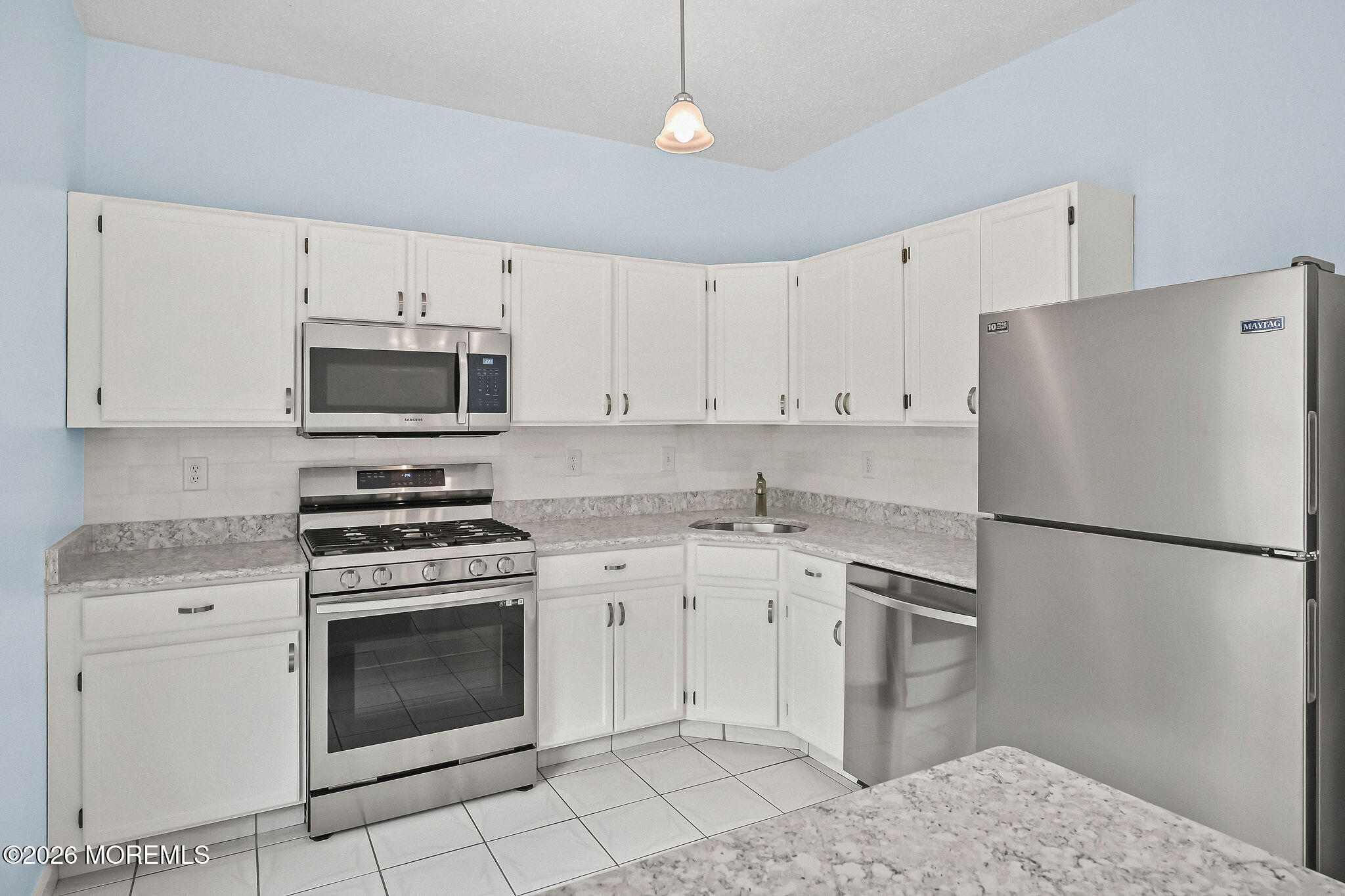 38 Azimuth Court, Unit 128 Holmdel, NJ 07733 - Photo 13 of 32 38_azimuth_ct_013
