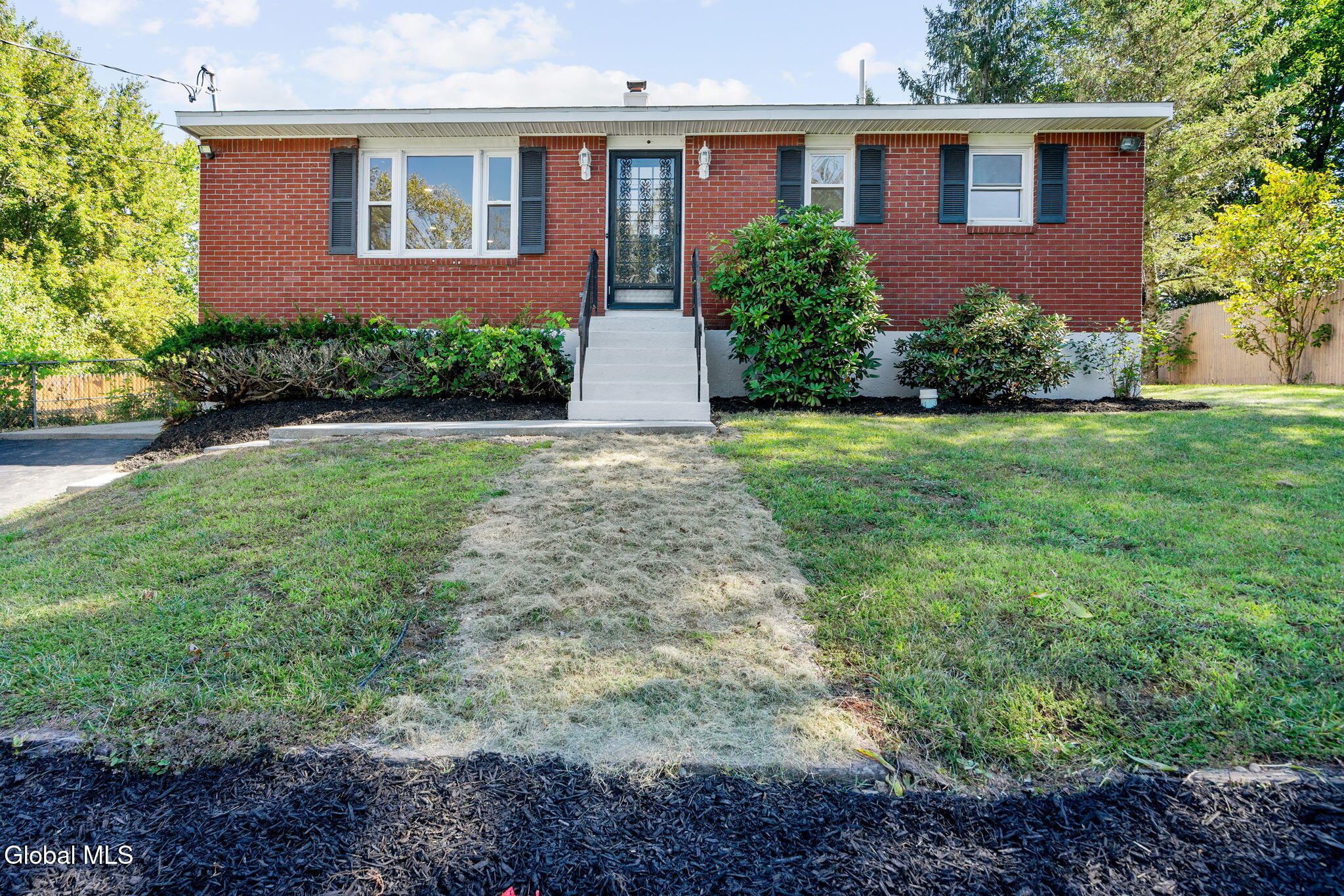 1-web-or-mls-74-tollgate-rd