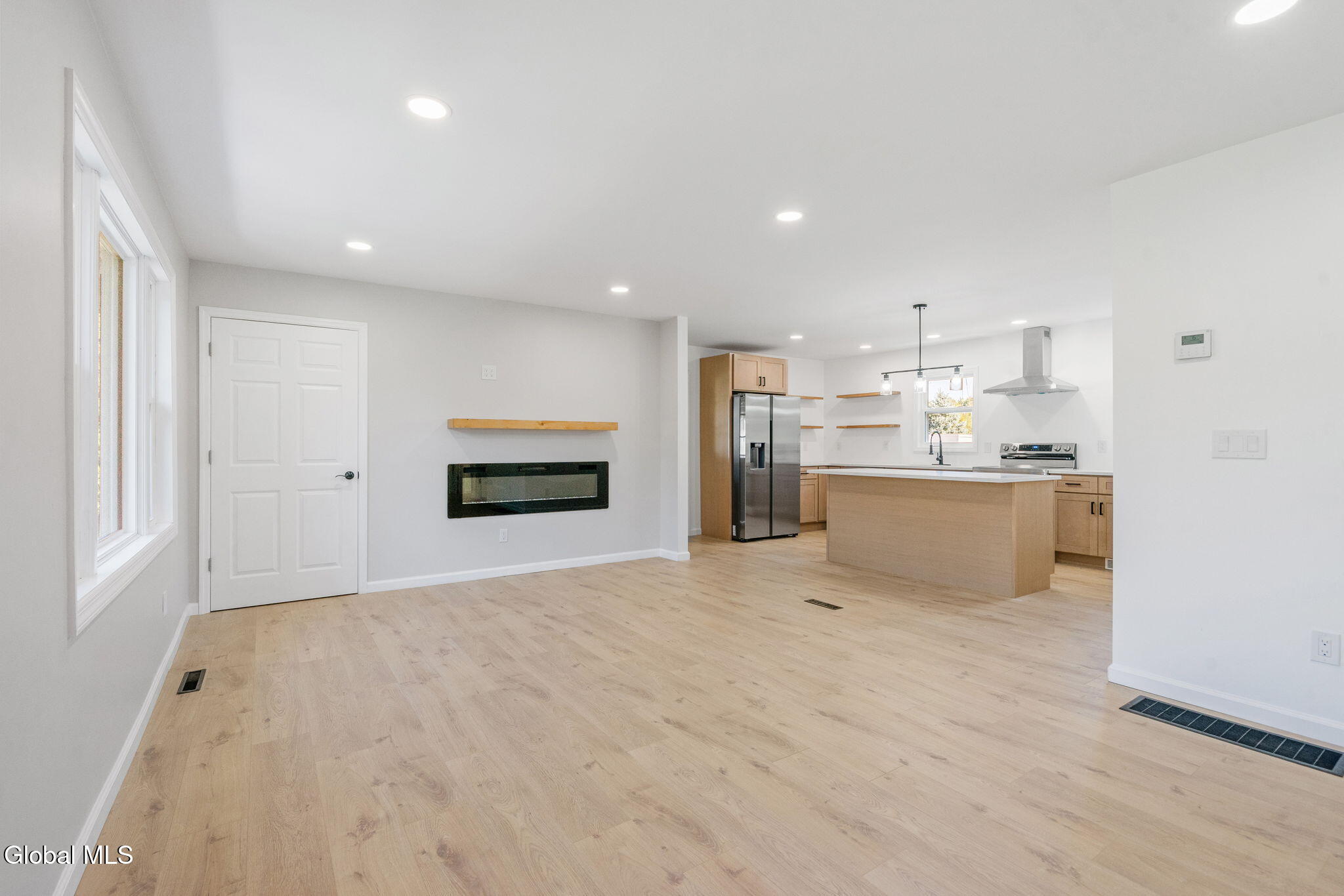 5-web-or-mls-74-tollgate-rd
