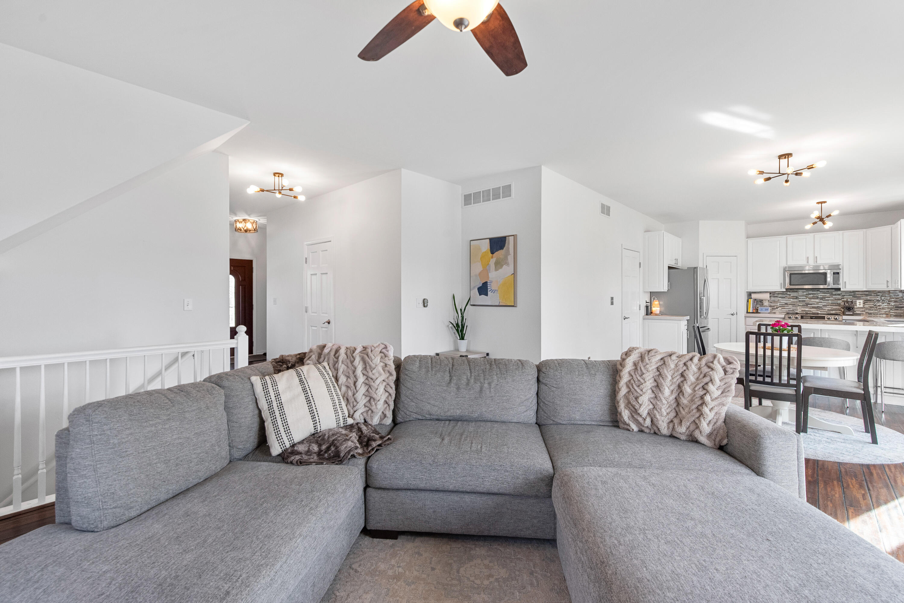 445 Michael Street Belgium, WI 53004 - Photo 10 of 55 Living Room