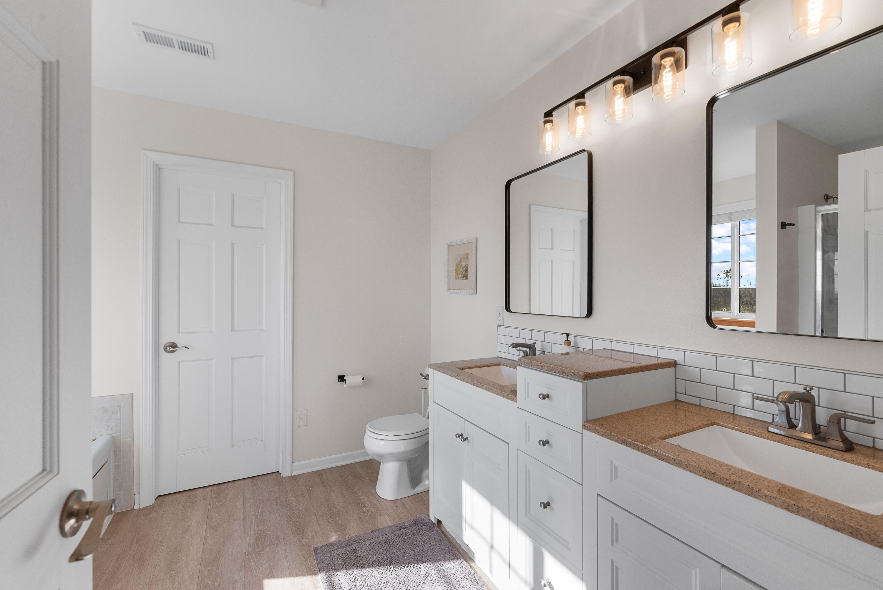 445 Michael Street Belgium, WI 53004 - Photo 24 of 55 Primary Bathroom