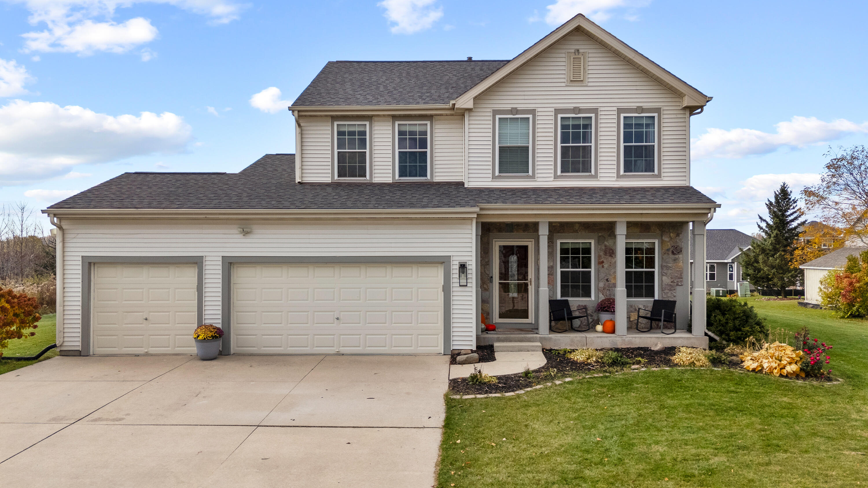 445 Michael Street Belgium, WI 53004 - Photo 2 of 55 Front of Home