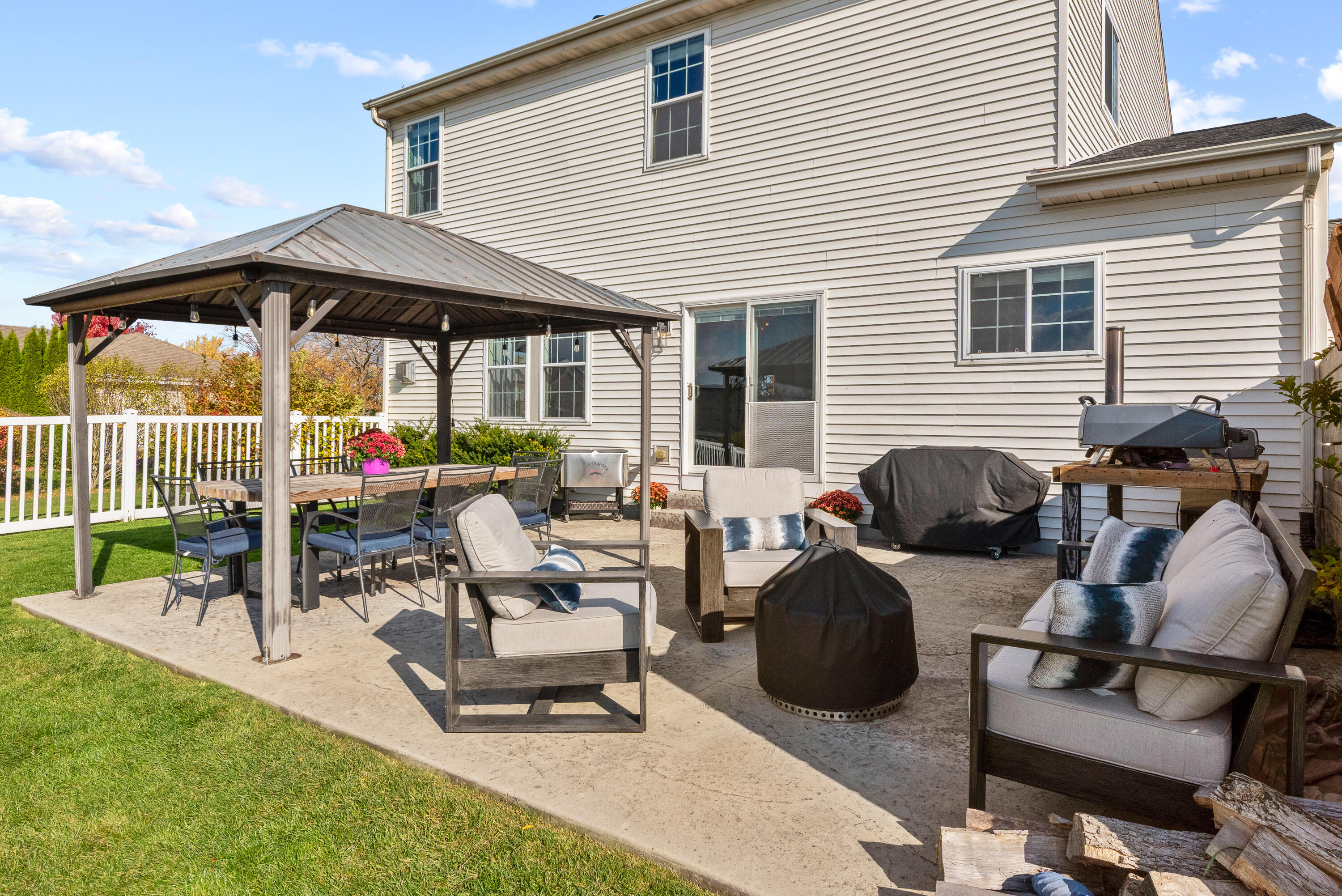 445 Michael Street Belgium, WI 53004 - Photo 39 of 55 Back of Home