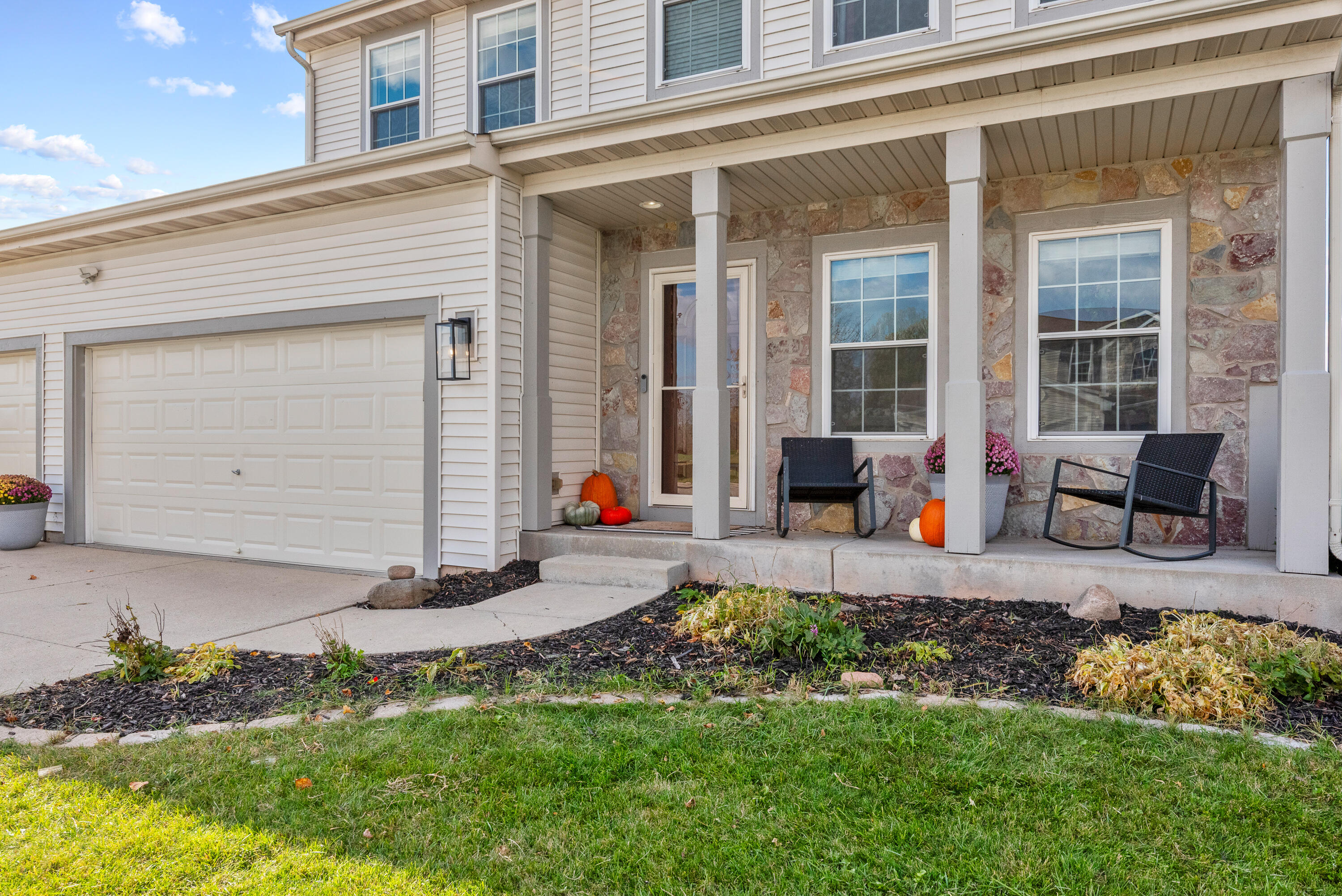 445 Michael Street Belgium, WI 53004 - Photo 3 of 55 Front of Home