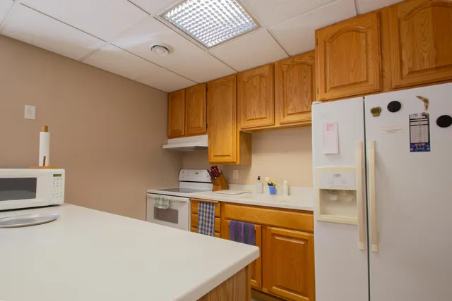 $289,900 | 245 Oconomowoc Parkway, Oconomowoc, WI 53066