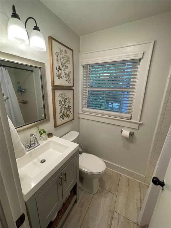 274 Riggs Drive Clemson, SC 29631 - Photo 11 of 19 Second full bath