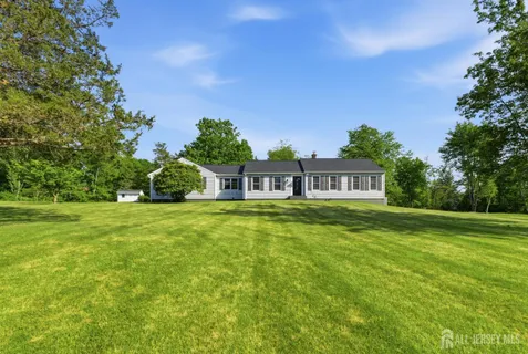 $750,000 | 7 Smith Branch Road, Whitehouse Station, NJ 08889