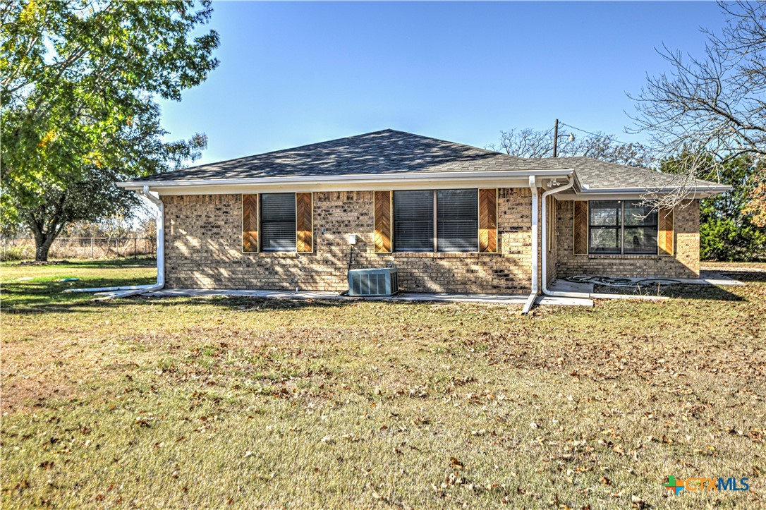 8510 Burgandy Lane Temple, TX 76504 - Photo 28 of 48 front view of a house with a yard