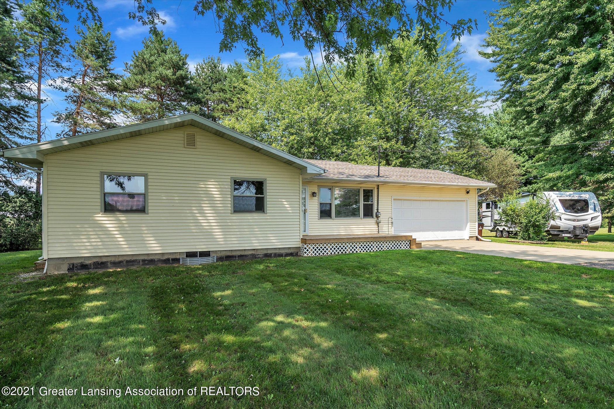 3900 West Grand River Road Owosso, MI 48867 - Photo 2 of 38 02-3900 W Grand River Rd-WindowStill-Rea