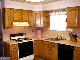 202 Cardinal Road Edgewater Park, NJ 08010 - Photo 3 of 3