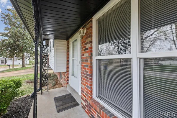 $279,000 | 1963 Maple Lane, Arnold, MO 63010