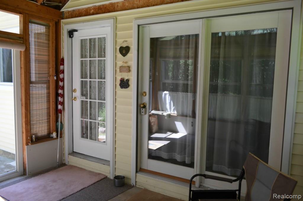 7034 Ridgewood Road Clarkston, MI 48346 - Photo 38 of 50 Sliding Door.jpg