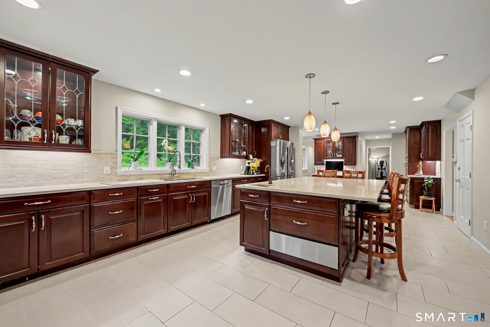 567 Danbury Road Wilton, CT 06897 - Photo 8 of 32