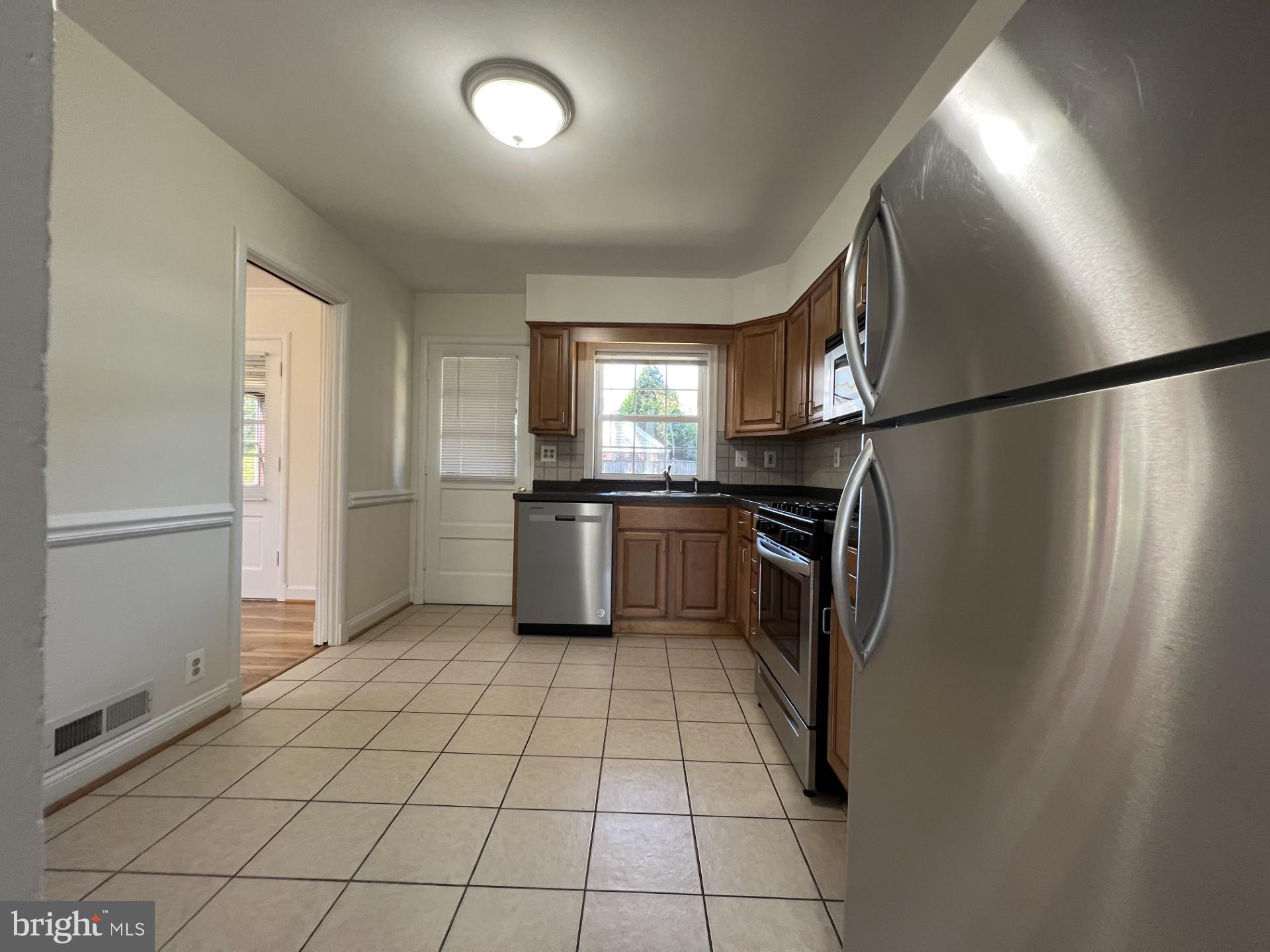 9710 Dameron Drive Silver Spring, MD 20910 - Photo 8 of 20