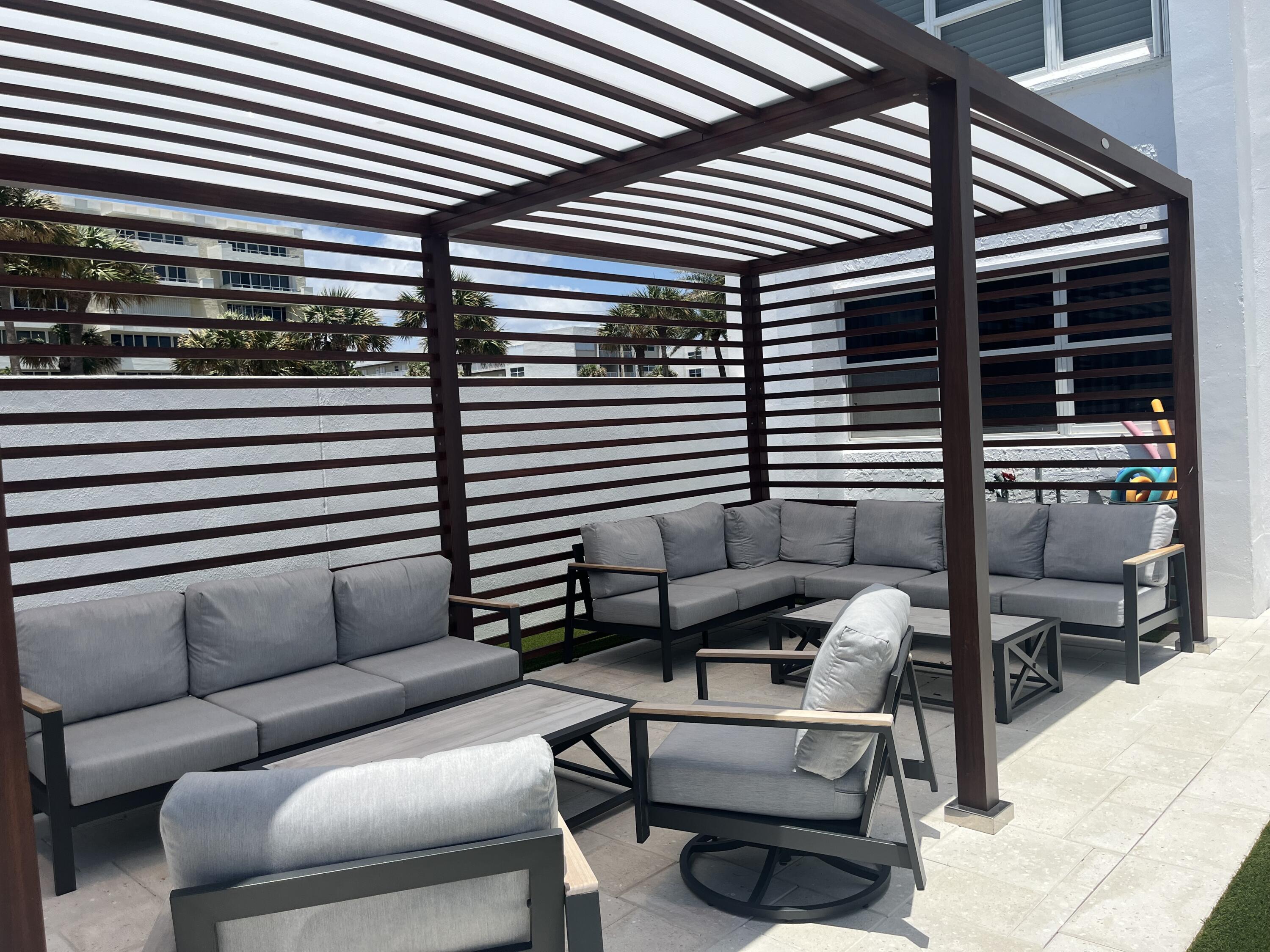 3000 South Ocean Boulevard, Unit 1404 Boca Raton, FL 33432 - Photo 20 of 45 Deck/Sitting Area