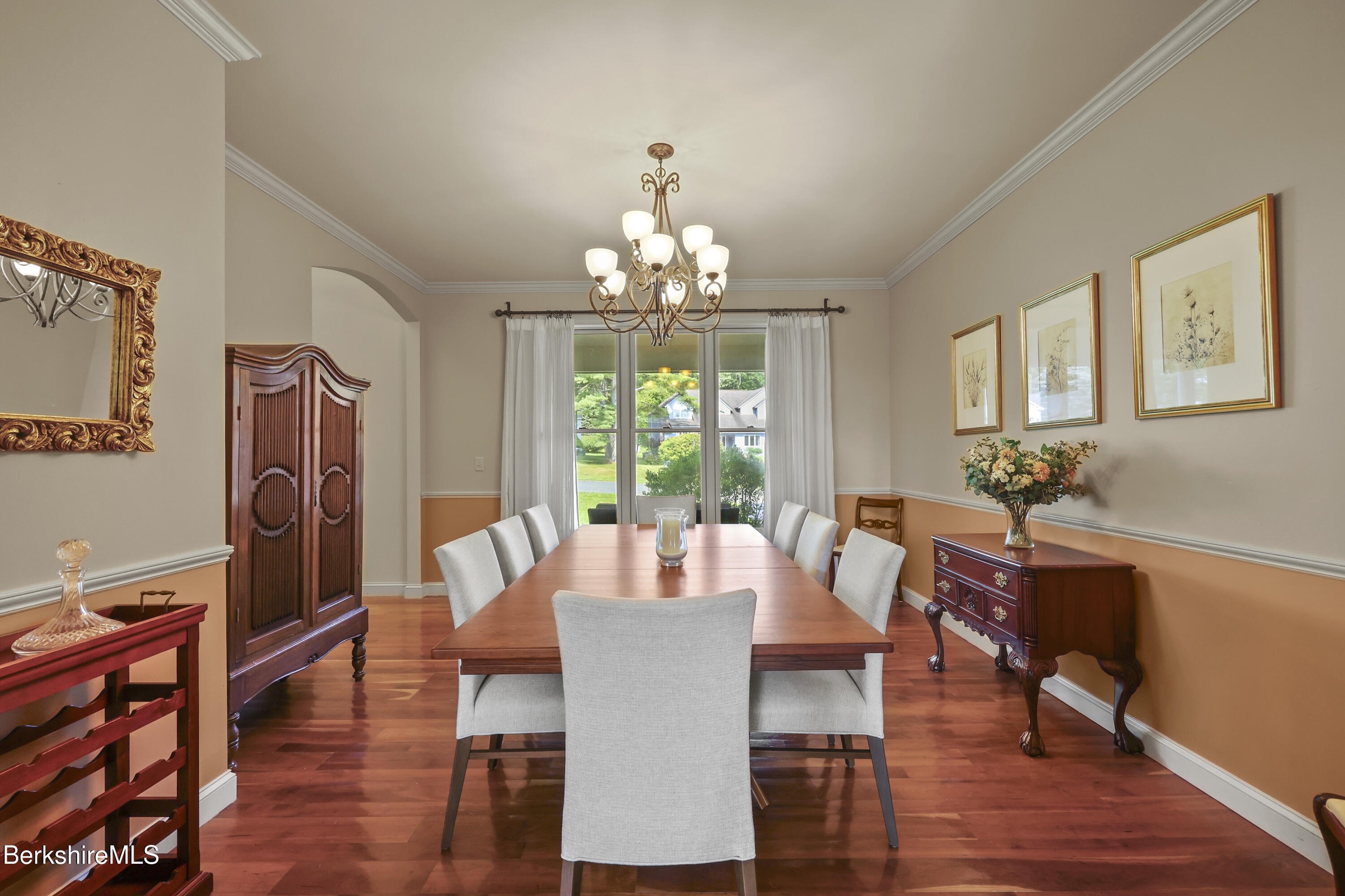 35 Meadow Ridge Drive Pittsfield, MA 01201 - Photo 37 of 81 Dining Room
