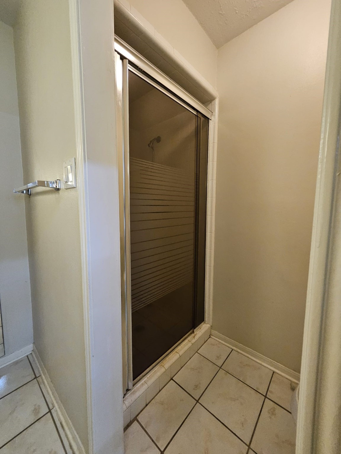 9415 Spellman Road Houston, TX 77031 - Photo 16 of 26 a view of bathroom