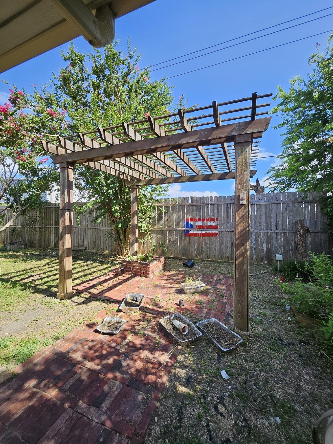 9415 Spellman Road Houston, TX 77031 - Photo 21 of 26 a view of a garage