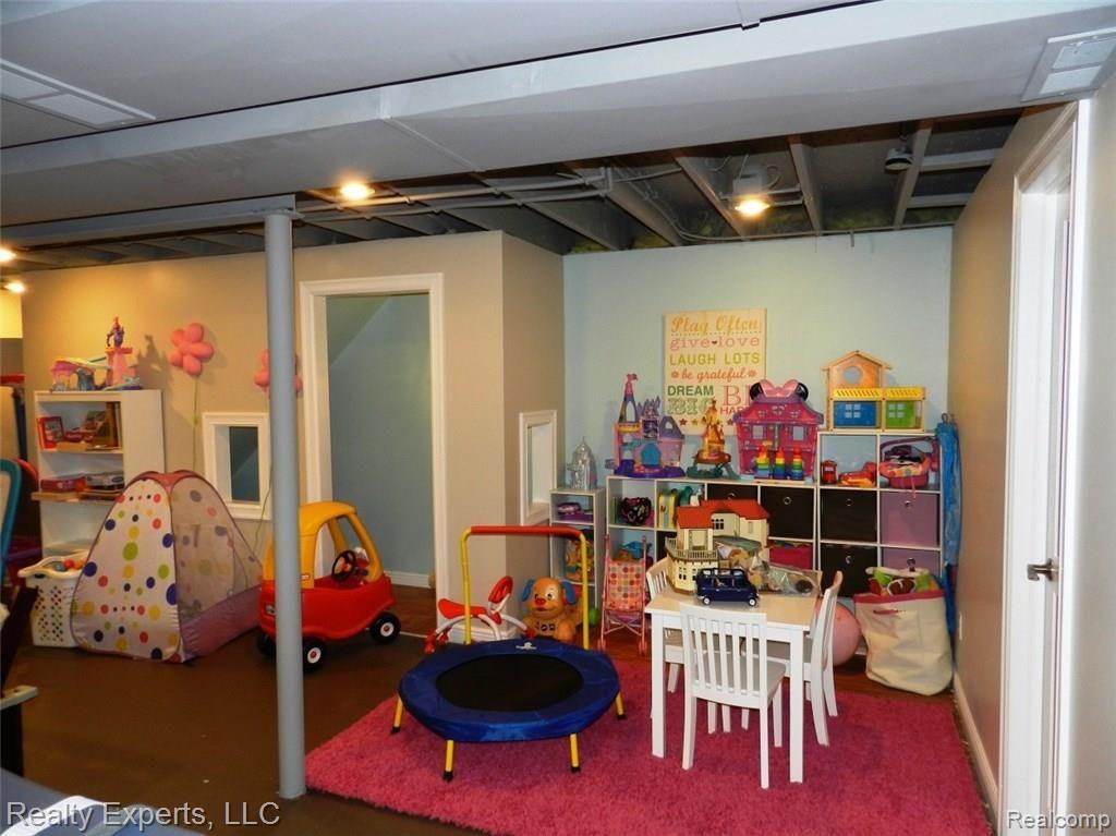 50165 Harding Street Canton, MI 48188 - Photo 26 of 27 FINISHED BASEMENT